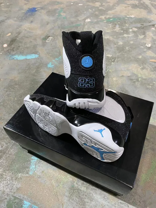 Chaussures de basketball montantes Air Jordan 9 noir et blanc pailleté 8