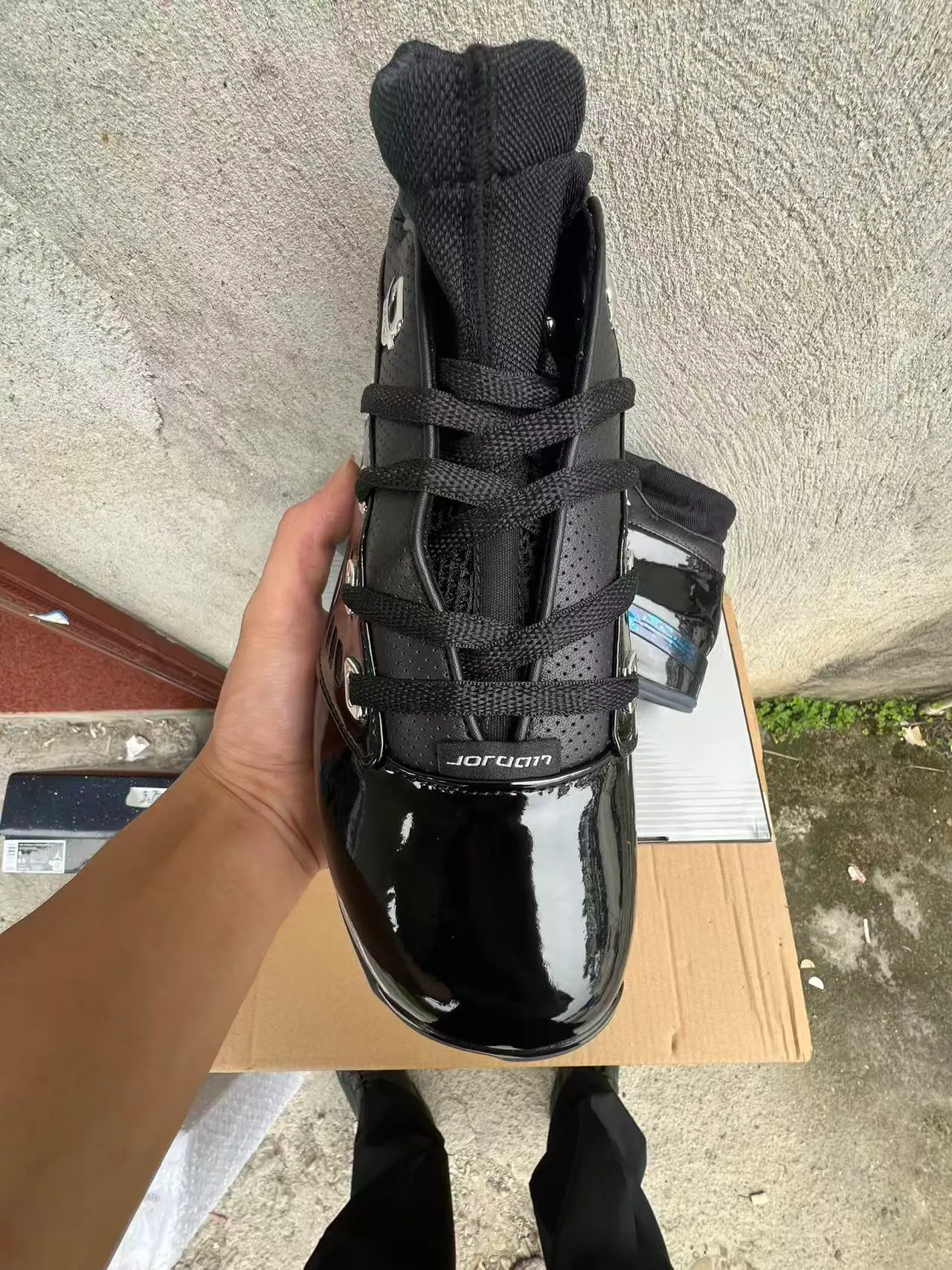 Air Jordan Black Gray Glossy Patent Leather Upper Metallic Lace Hardware Basketball Shoes 3