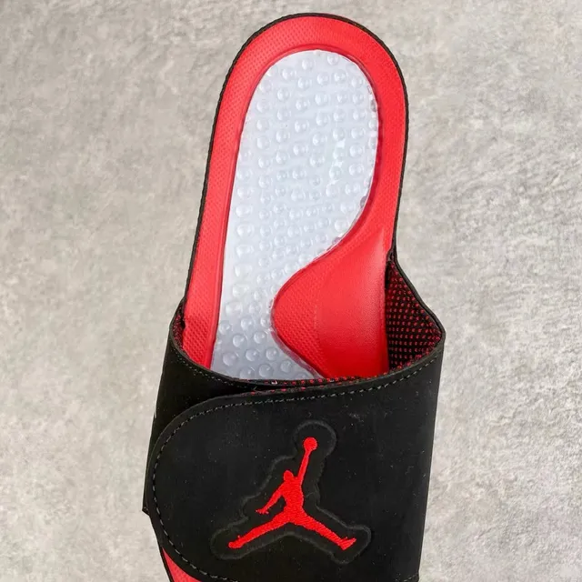 شبشب Air Jordan Hydro Slide أسود أحمر فضي بنمط صاعقة برق 2