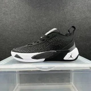 Zapatillas de baloncesto Air Jordan XXXVIII negro y blanco con parte superior de malla tejida y entresuela esculpida