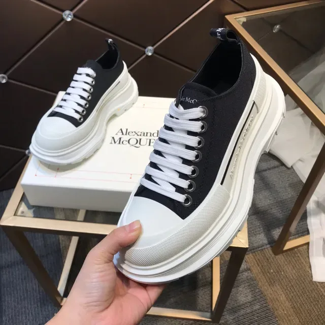 Alexander McQueen oversized 黑白生活方式运动鞋 3