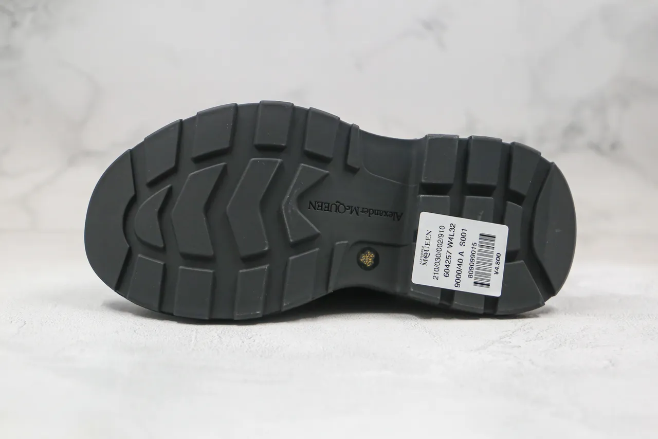 Alexander McQueen حذاء رياضي واسع أسود كانفاس سميك 2
