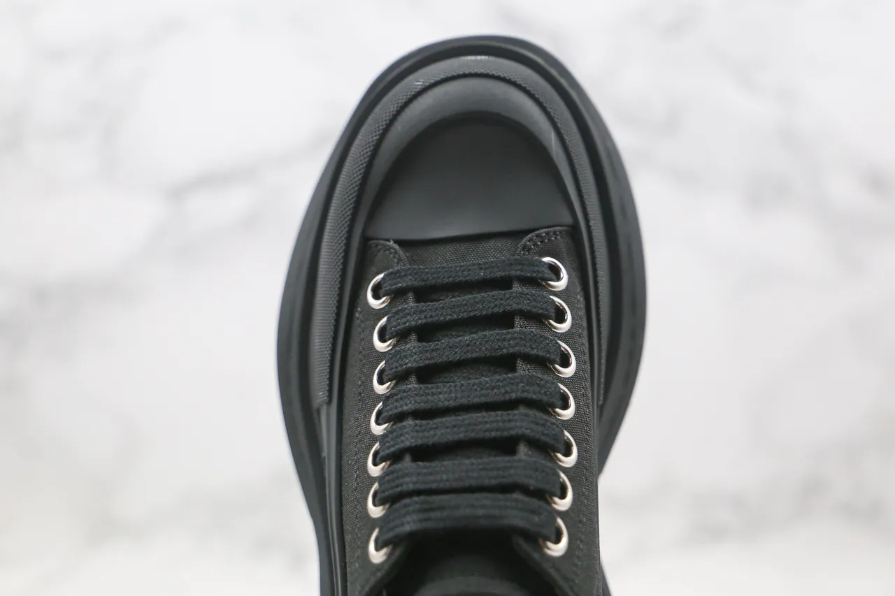 Alexander McQueen حذاء رياضي واسع أسود كانفاس سميك 5