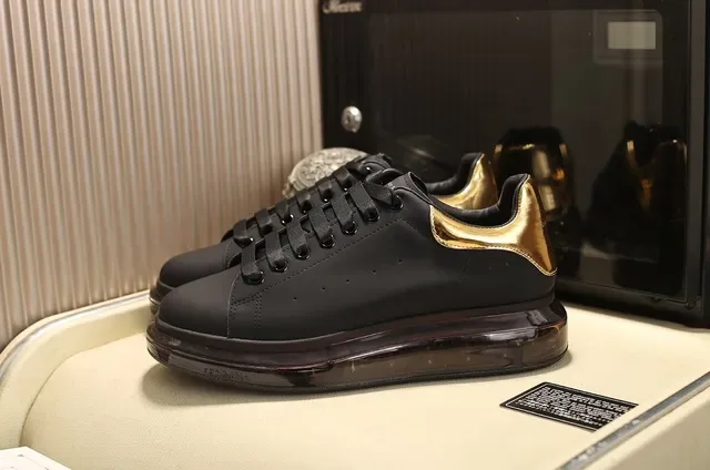 Alexander McQueen Oversized Sneaker Black Gold Sole Smooth Leather Upper Lifestyle Sneakers 9