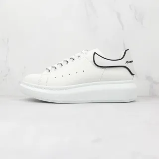 Alexander McQueen oversized sneaker，白色黑色，平台鞋底，光滑皮革鞋面，生活方式运动鞋