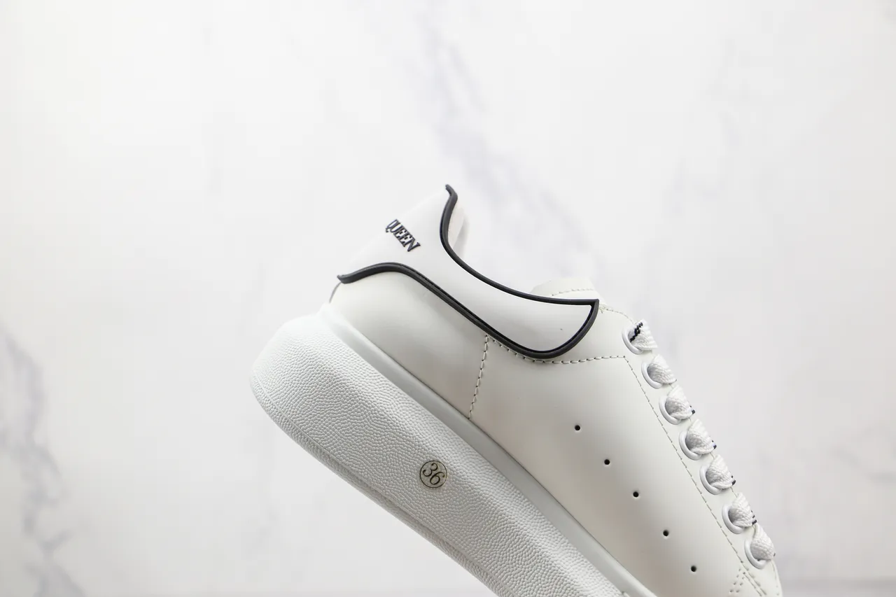 Alexander McQueen Oversized Sneaker White Black Platform Sole Smooth Leather Upper Lifestyle Sneakers 6