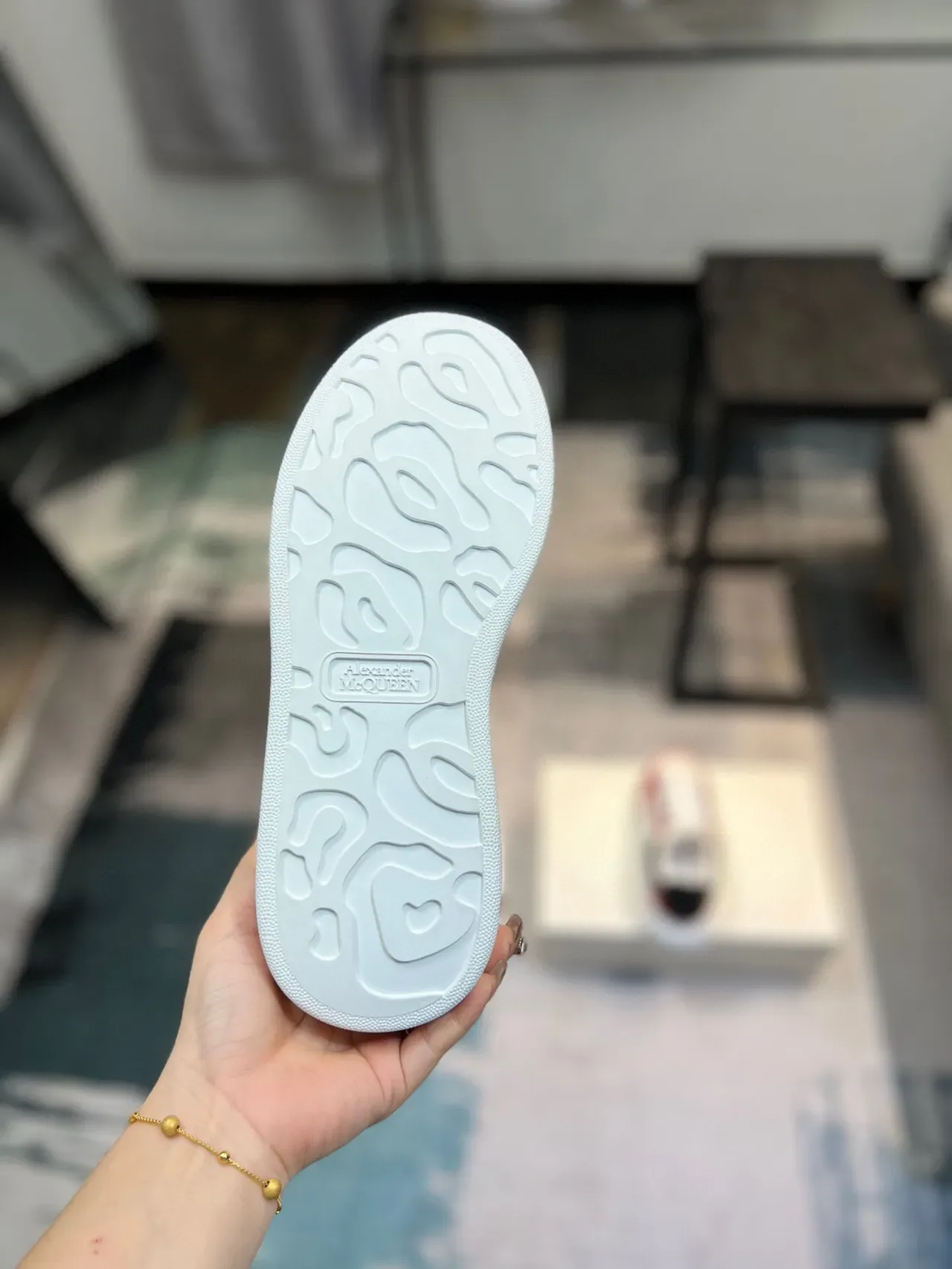 Alexander McQueen Oversized Sneaker 白红黑 生活方式运动鞋 2
