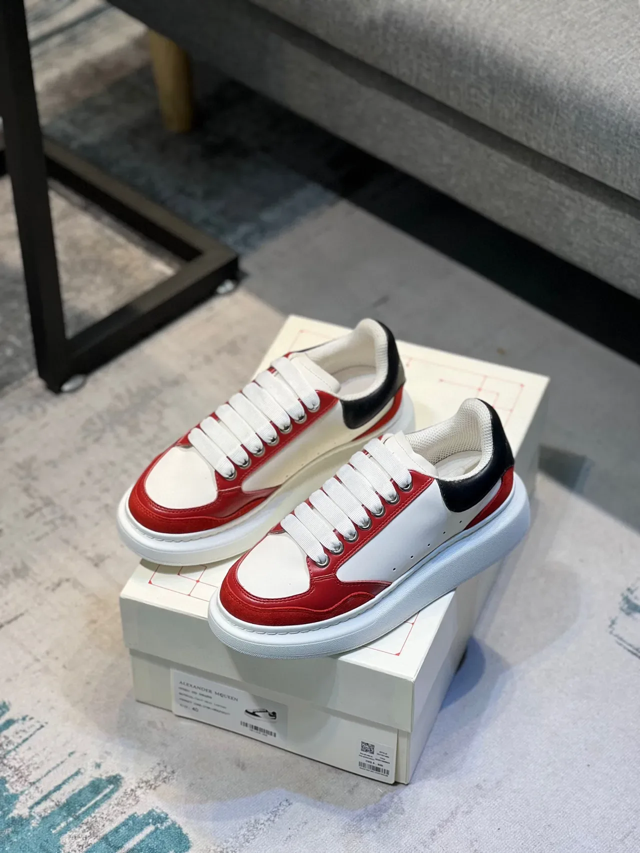Alexander McQueen Oversized Sneaker 白红黑 生活方式运动鞋 4