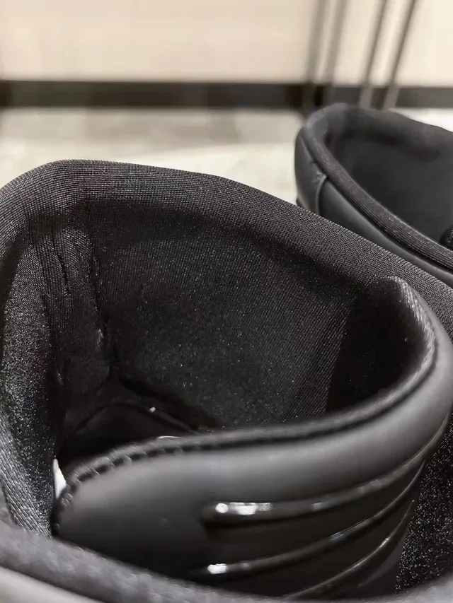 Alexander McQueen Tread Slick काली एंक्ल बूट्स 8