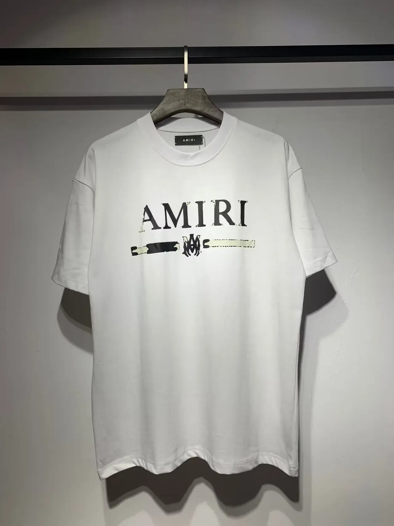 تيشيرت Amiri بشعار جرافيك 3
