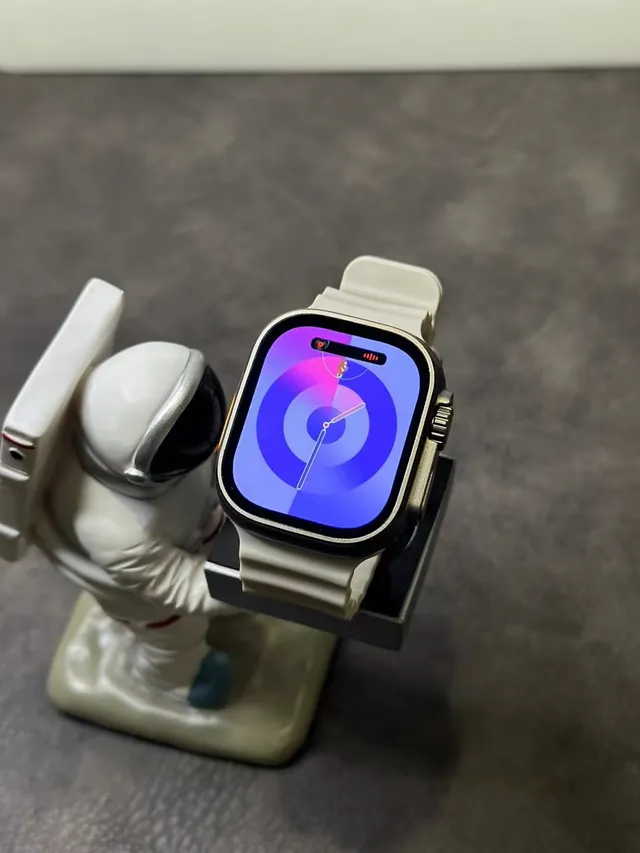 Apple Ultra 2 灰银 坚固钛金属表壳 平面蓝宝石水晶 运动手表 5
