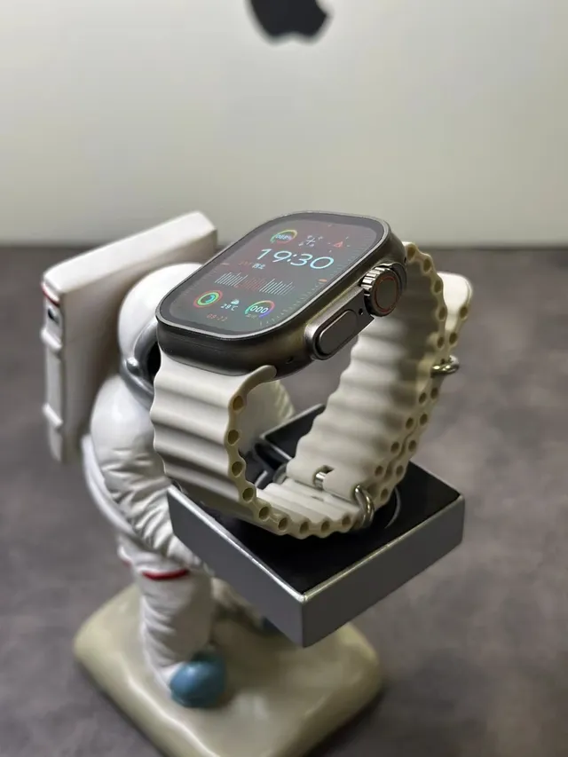 Apple Ultra 2 灰银 坚固钛金属表壳 平面蓝宝石水晶 运动手表 6