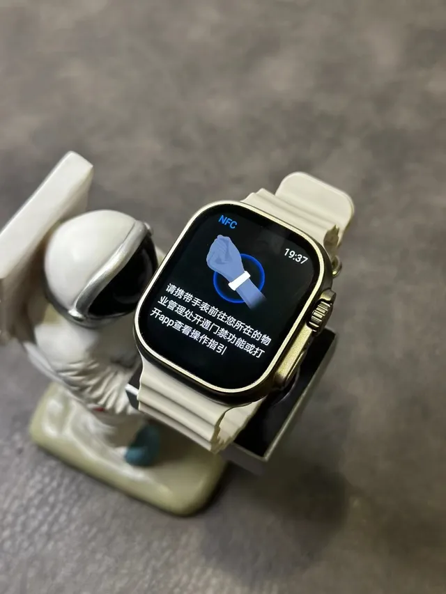 Apple Ultra 2 灰银 坚固钛金属表壳 平面蓝宝石水晶 运动手表 17