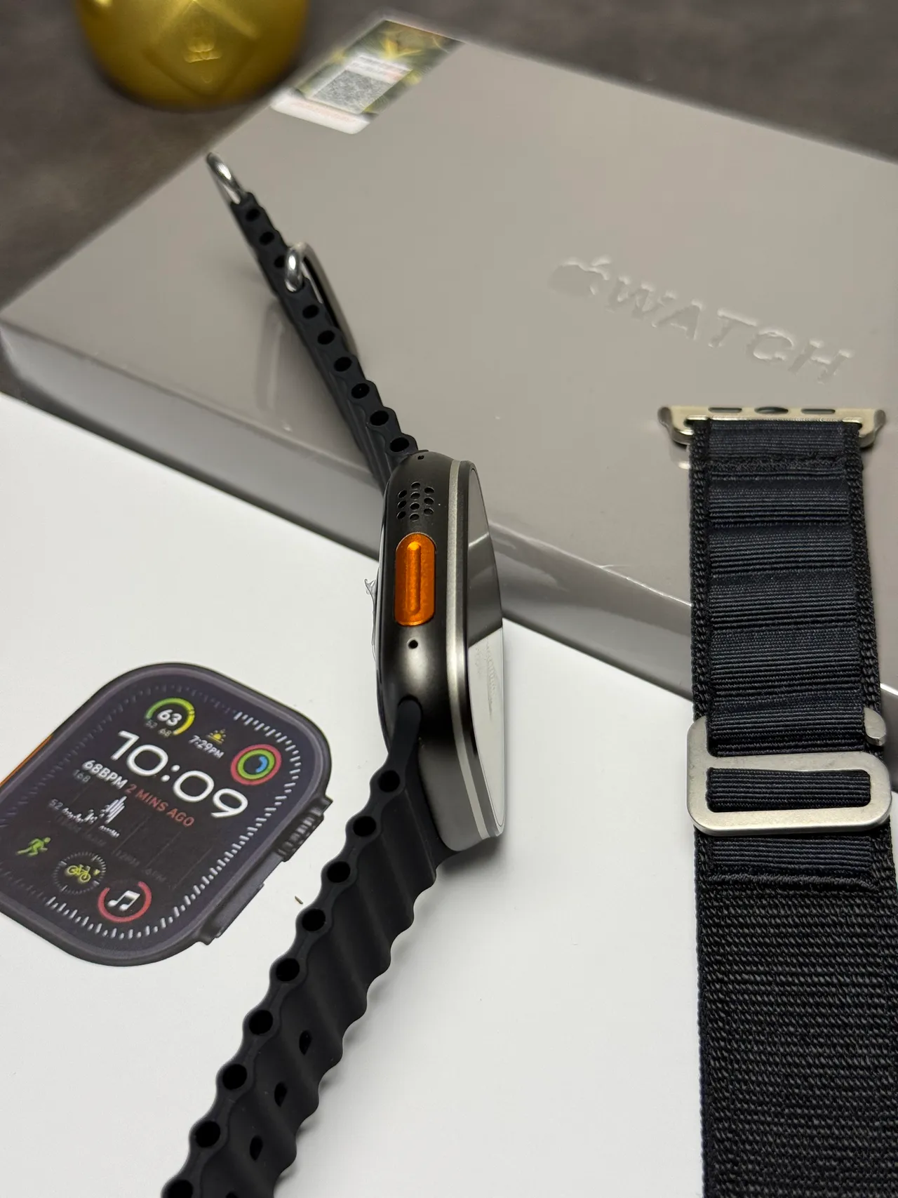 Apple Watch Ultra काली जोरदार केस खुरदार सिलिकॉन बैंड स्पोर्ट्स वॉच 2