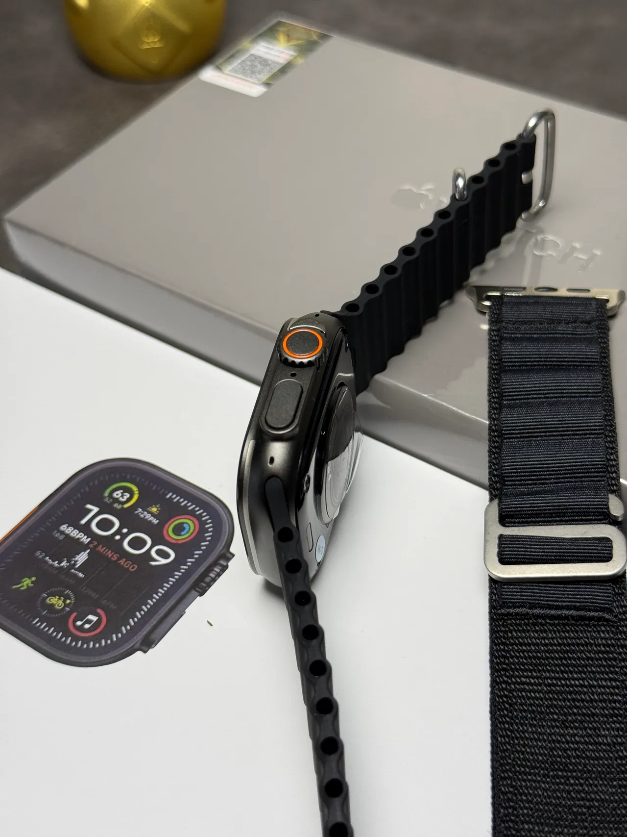 Apple Watch Ultra काली जोरदार केस खुरदार सिलिकॉन बैंड स्पोर्ट्स वॉच 5