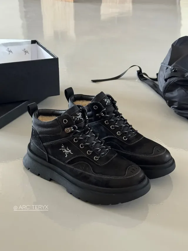 Arc'teryx Black Beige Insulated Shearling-Lined Mixed-Material Upper Ankle Boots 10