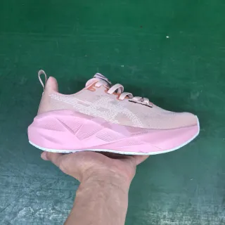 ASICS FF Blast MAX وردي بيج الجزء العلوي المحبك المهندس منحوت هندسي وسادة الجري