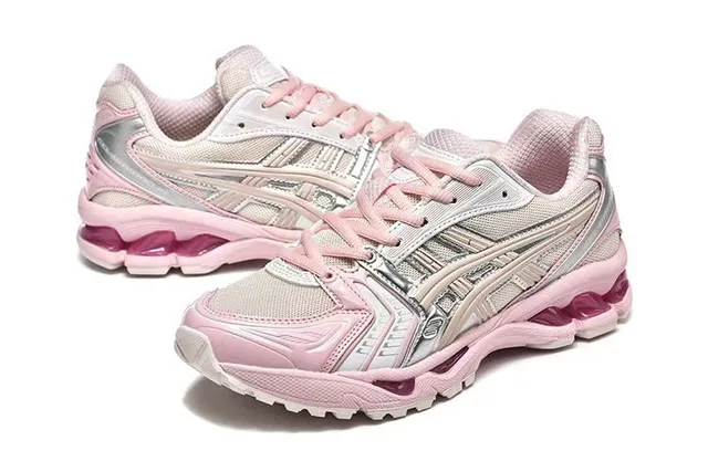 ASICS Gel-Kayano Pink and Silver أحذية الجري 3