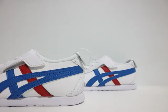 ASICS Blanc Bleu Sans Lacets Sangle Velcro Logo Rayures Tigre Sneakers Lifestyle 13