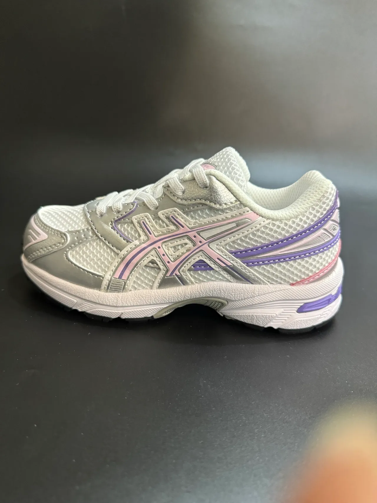 ASICS 白蓝低帮网面和合成革面跑鞋 4