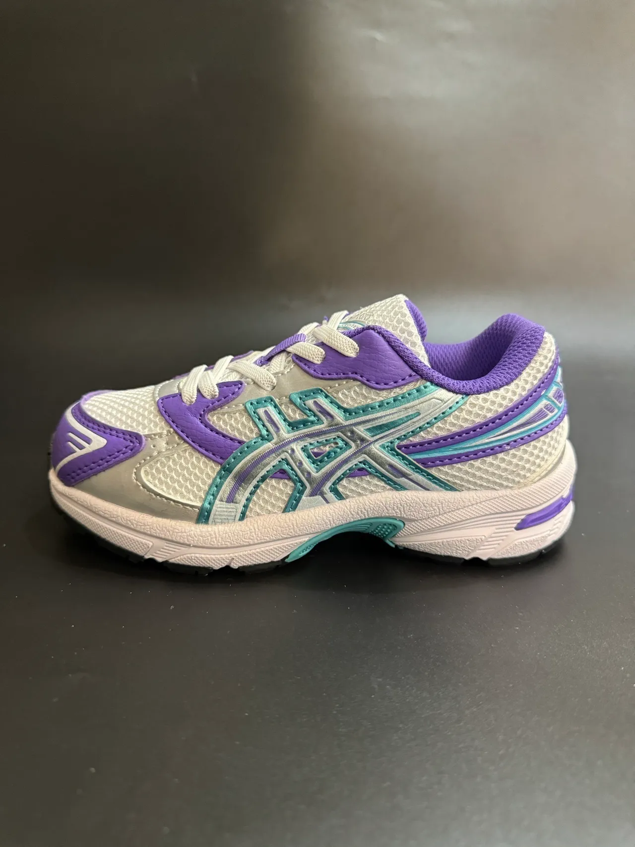 ASICS 白蓝低帮网面和合成革面跑鞋 7