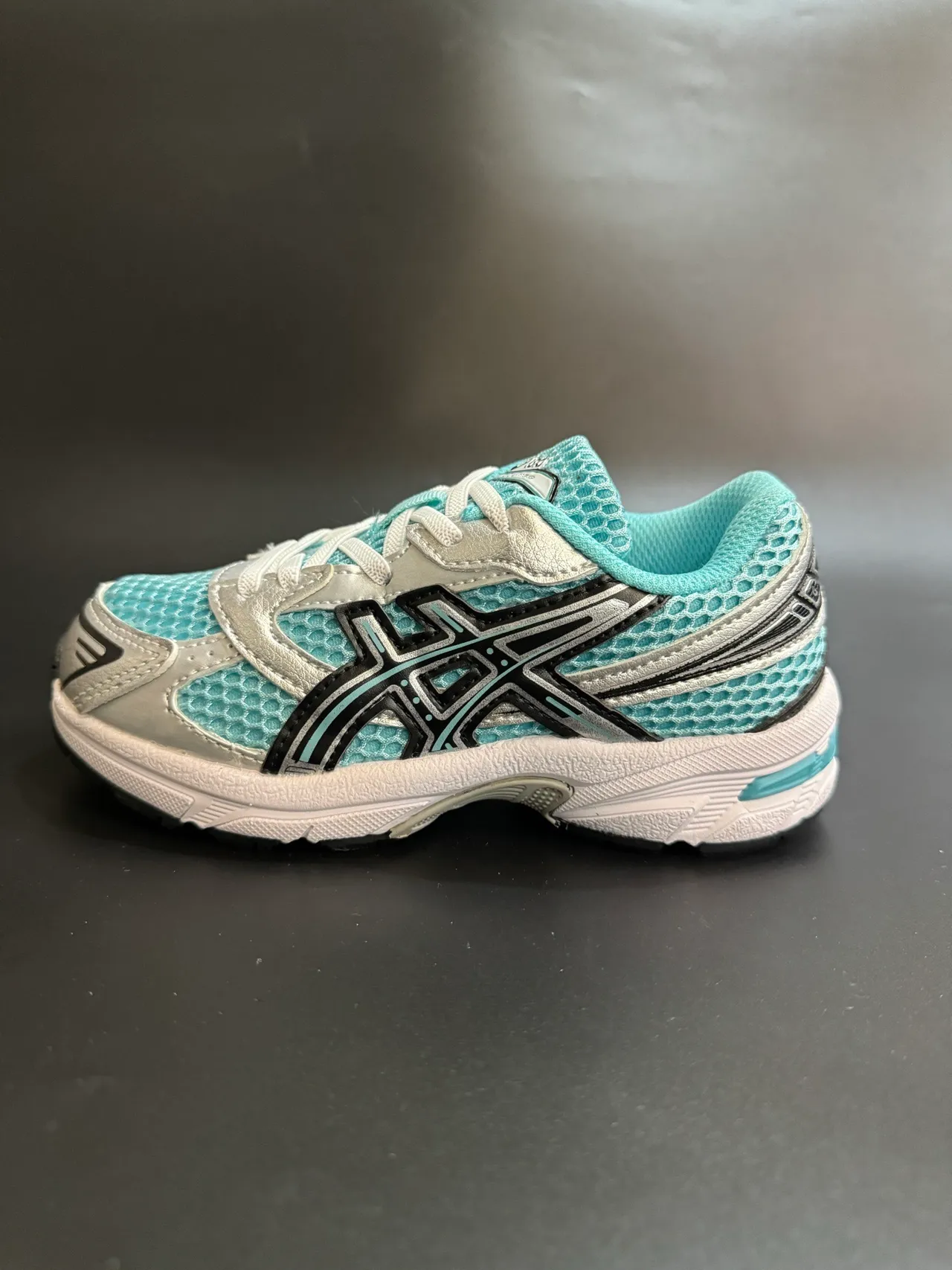 ASICS 白蓝低帮网面和合成革面跑鞋 8