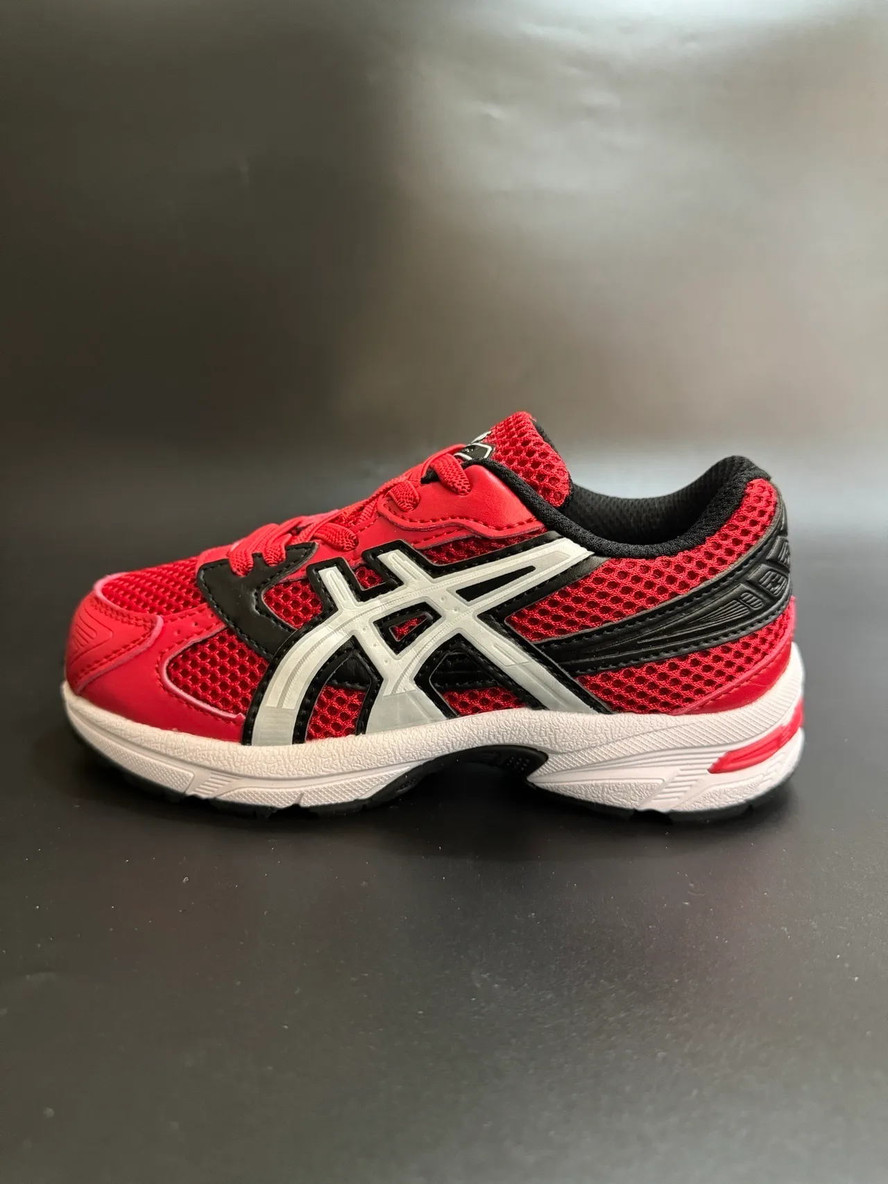 ASICS 白蓝低帮网面和合成革面跑鞋 10