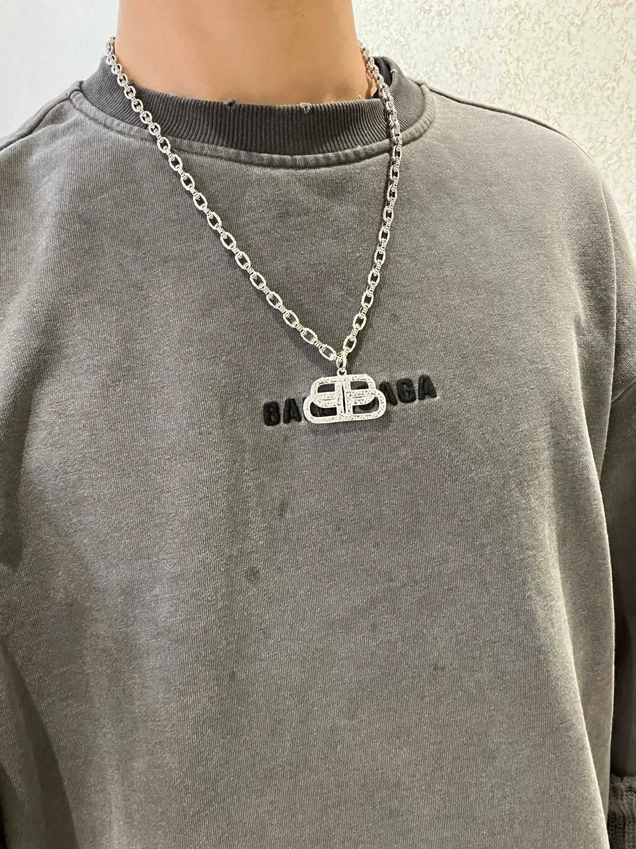 Balenciaga BB Logo पेंडेंट चांदी की चेन नेकलेस 2