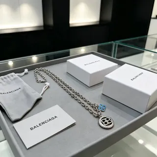 Balenciaga Collar BB Plata Azul Cadena Curb Chunky con Logo BB Doble