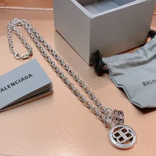 Balenciaga BB 银灰色粗链双logo吊坠项链