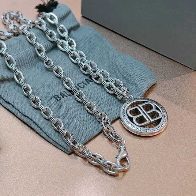Balenciaga BB Pendant Necklace قلادة سلسلة فضية 5