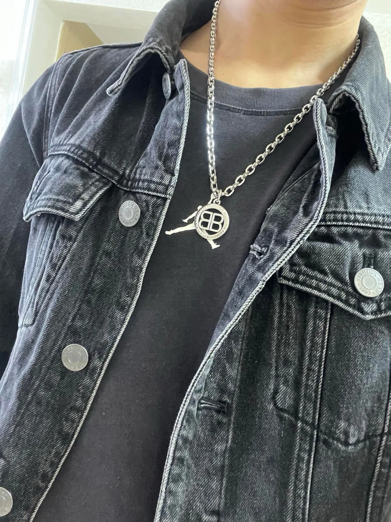 Balenciaga BB Pendant Necklace قلادة سلسلة فضية 6
