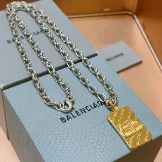 巴伦西亚亚 BB 吊坠 银金曲环链 矩形项链