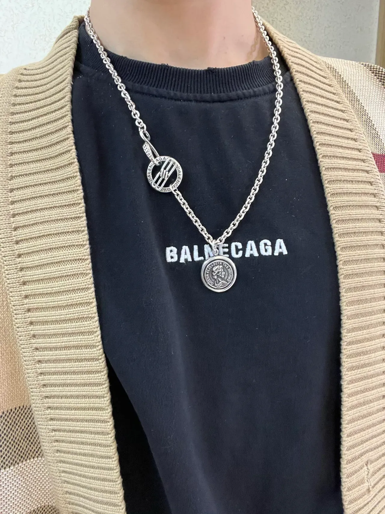 Balenciaga 银黑色链条硬币坠饰项链 2