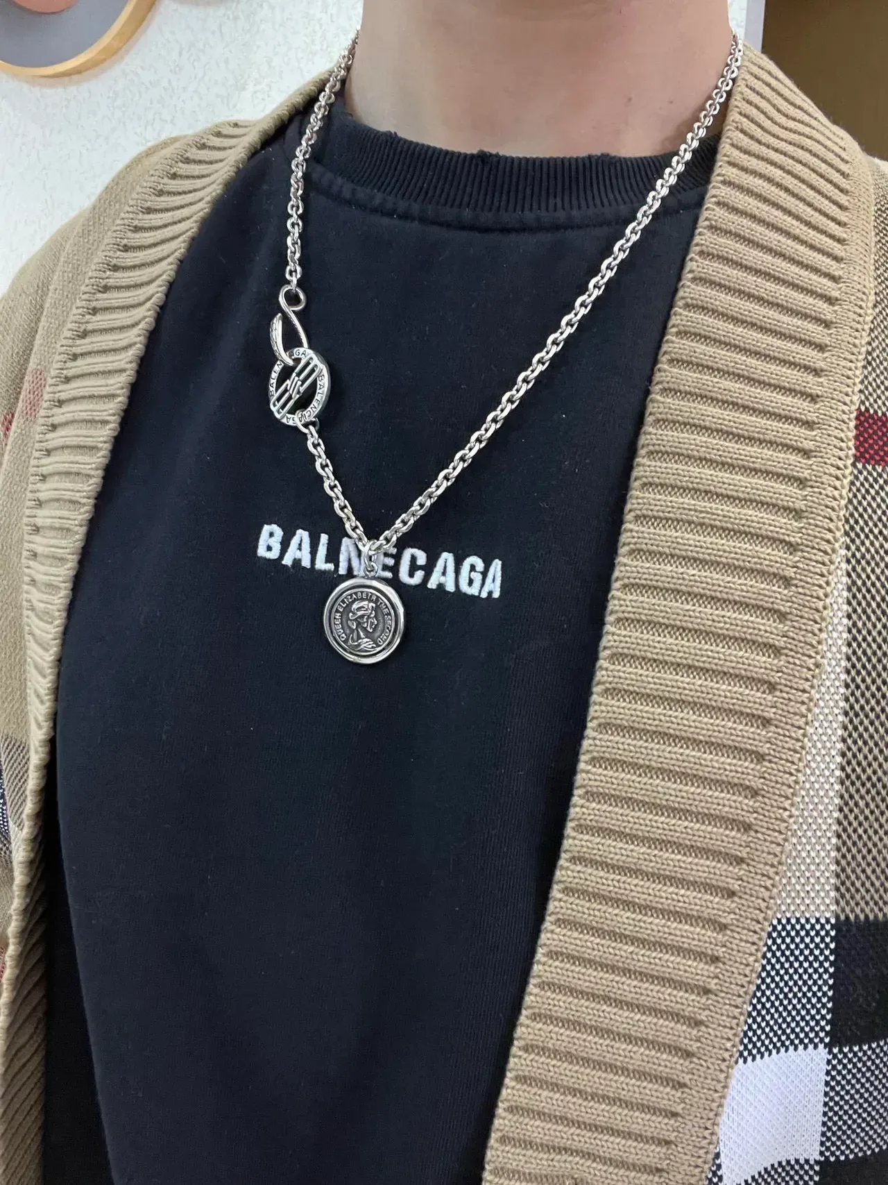 Balenciaga 银黑色链条硬币坠饰项链 5