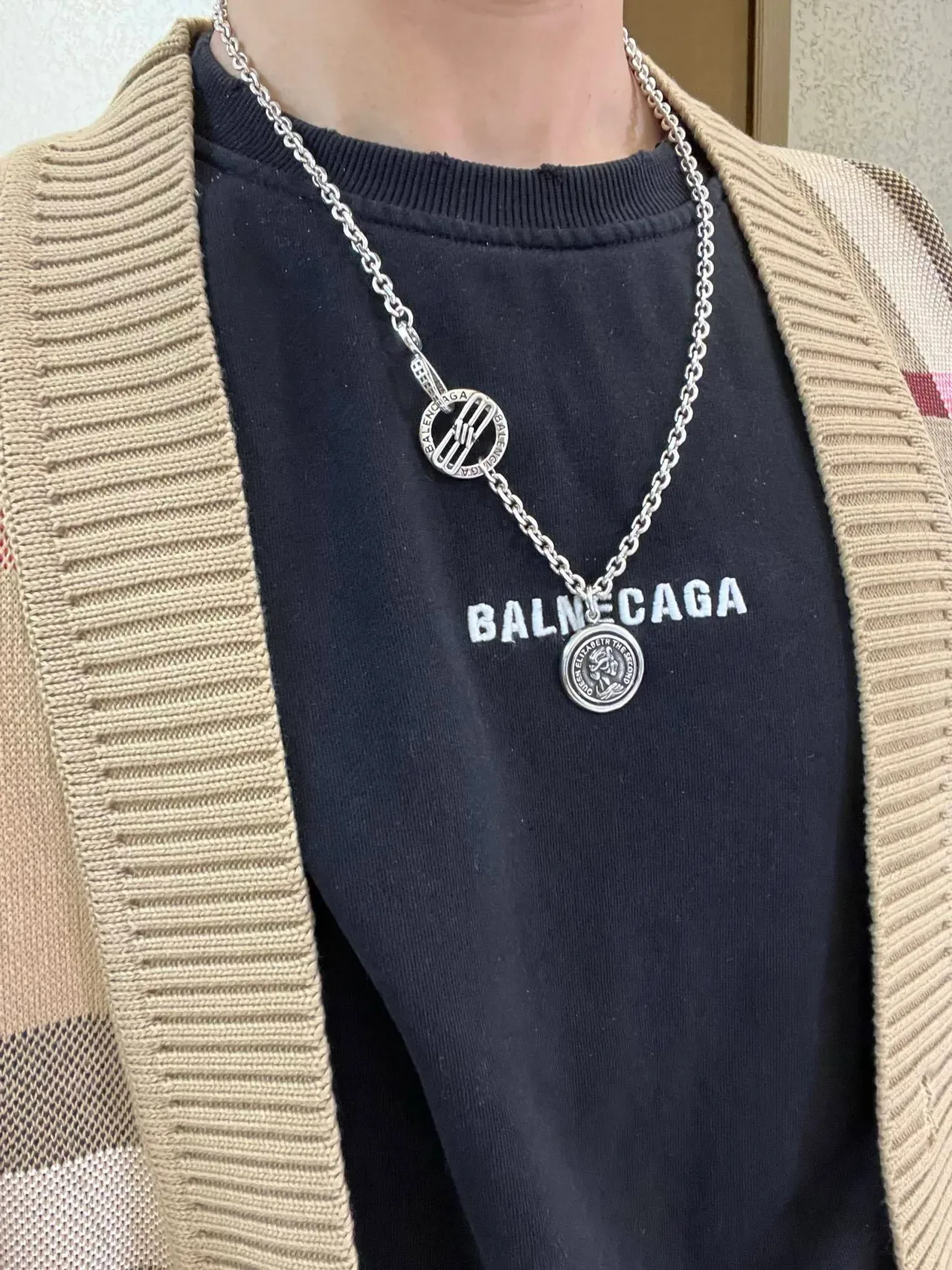 Balenciaga 银黑色链条硬币坠饰项链 8