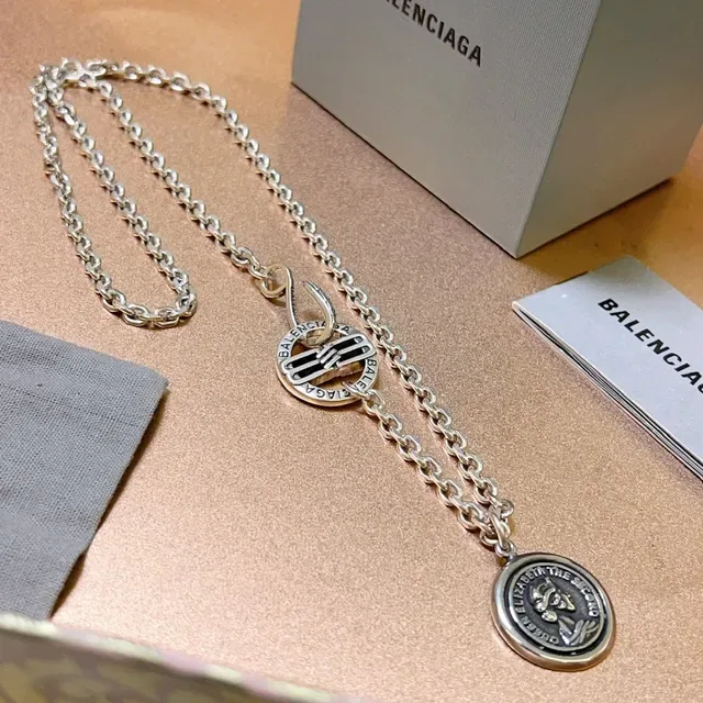 Balenciaga 银黑色链条硬币坠饰项链 9