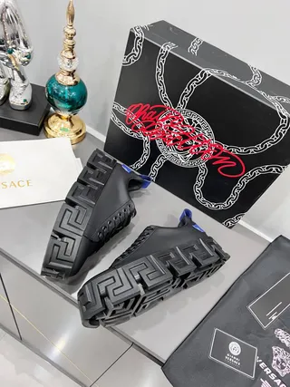 Balenciaga Defender काला ग्रीक की मोटी स्नीकर 2