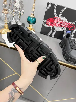 Balenciaga Defender काला ग्रीक की मोटी स्नीकर 8