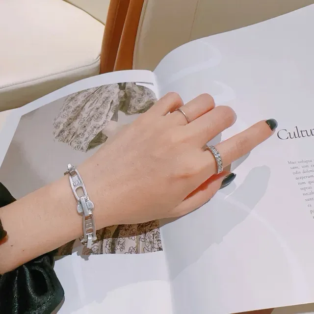 Balenciaga Cadena Industrial Eslabones Plata Mate Metal Pulsera 5