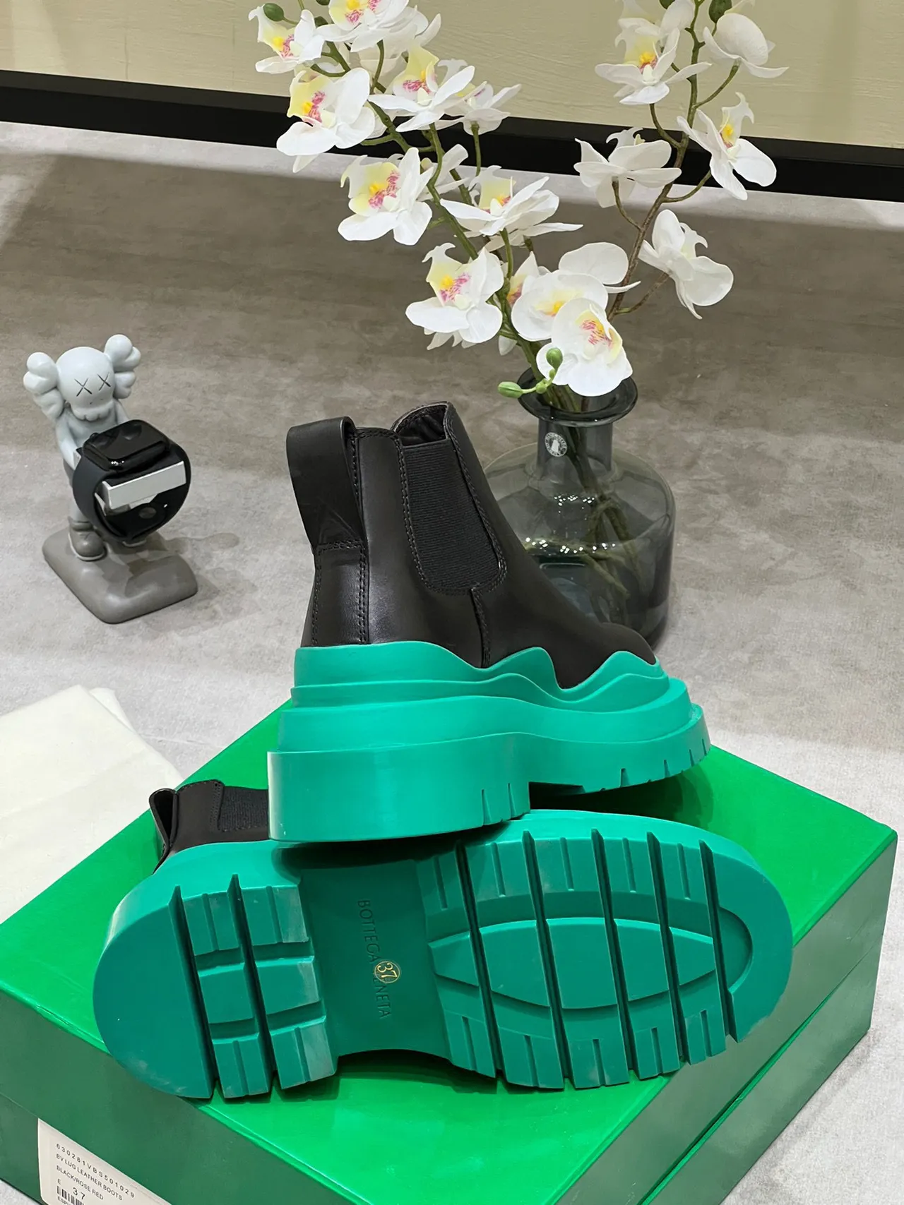 Balenciaga Le Cagole Bottes Chelsea en Cuir Noir et Vert 2