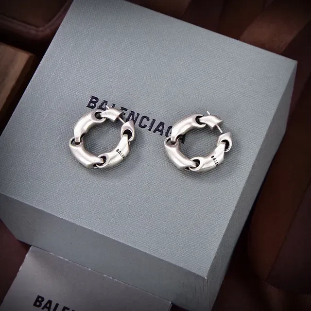 Balenciaga Le Cagole Boucles d'Oreilles à Chaîne Entrelacée Dorée 4