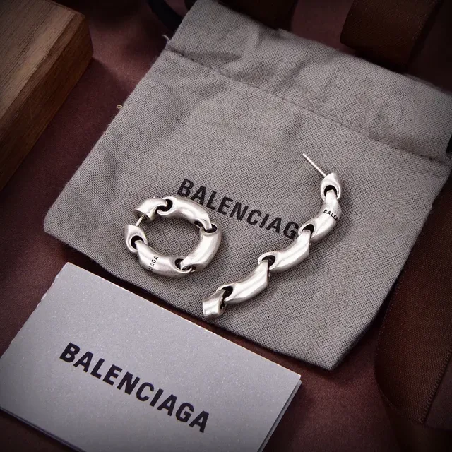 Balenciaga Le Cagole Boucles d'Oreilles à Chaîne Entrelacée Dorée 6