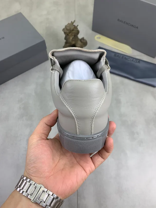 Balenciaga Le City tênis lifestyle de couro cinza claro 3