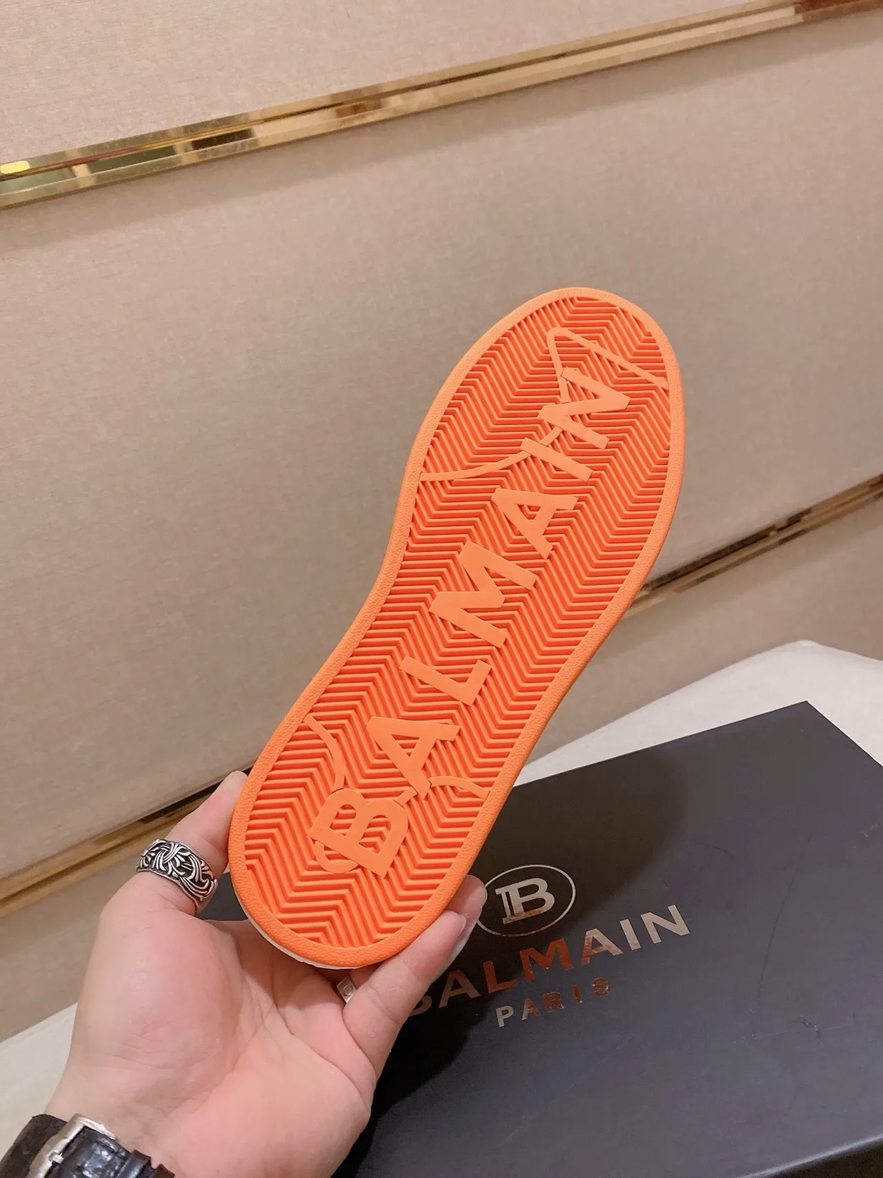 Balenciaga Le City Orange Embossed Platform Lifestyle zapatillas 2