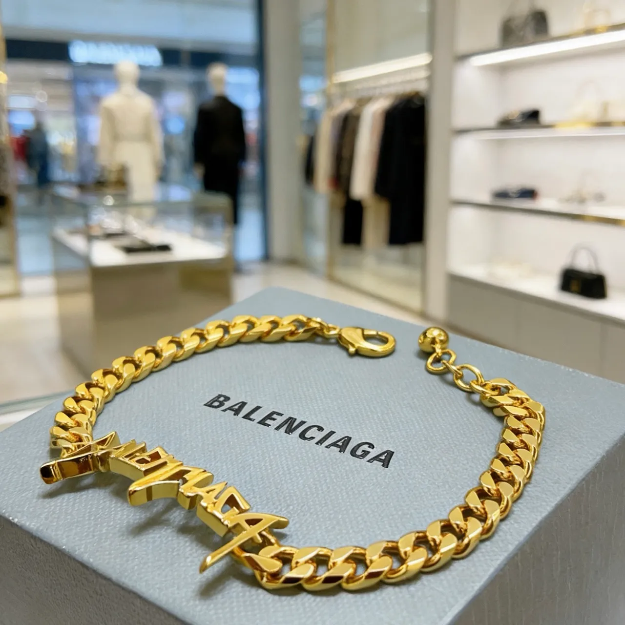 Balenciaga Logo Plaque Curb-Link সোনার ব্রেসলেট 5