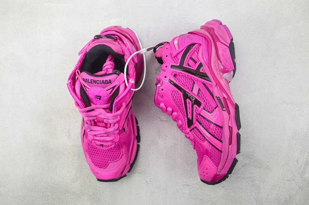 Balenciaga Runner 粉色和黑色厚底运动鞋 3