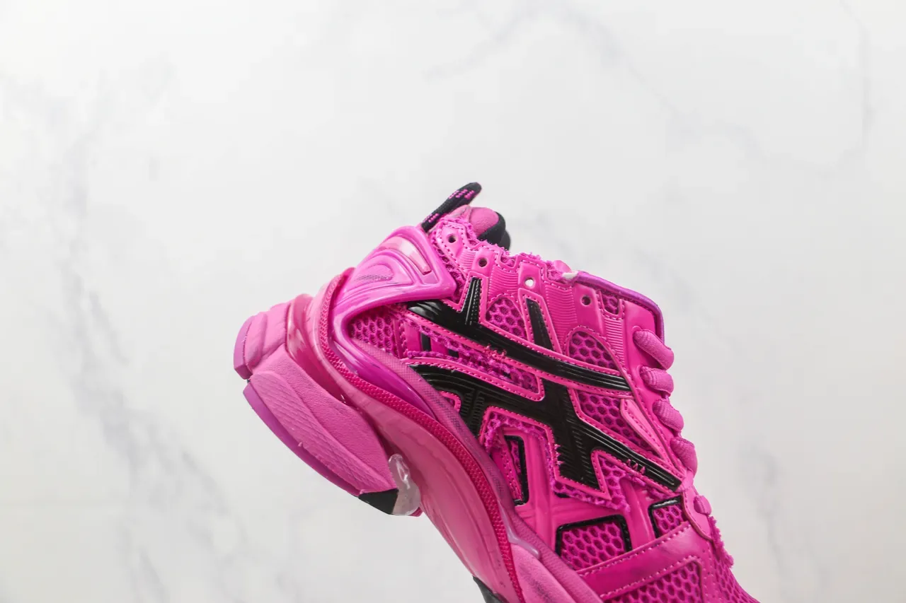 Balenciaga Runner 粉色和黑色厚底运动鞋 5