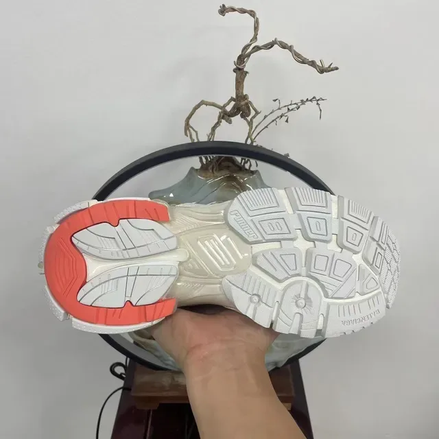 Balenciaga Runner blanc et orange sneakers chunky 5