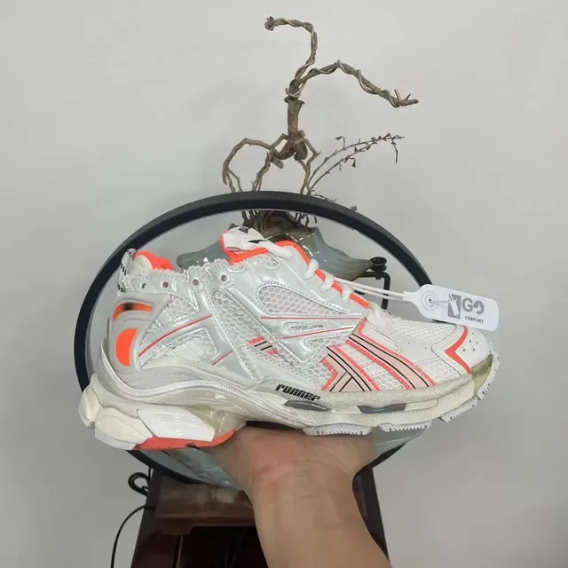 Balenciaga Runner blanc et orange sneakers chunky 6